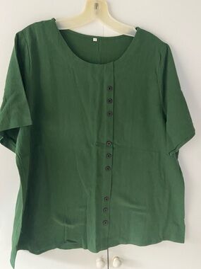 Women’s Dark Green Button-Front Short Sleeve Top
